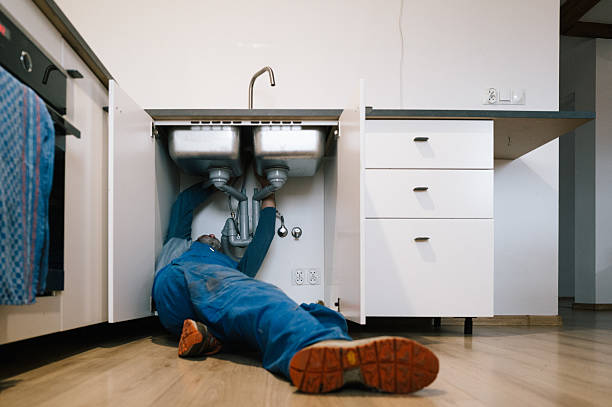 Professional Leak Detection technician working in Kingsbury, TX